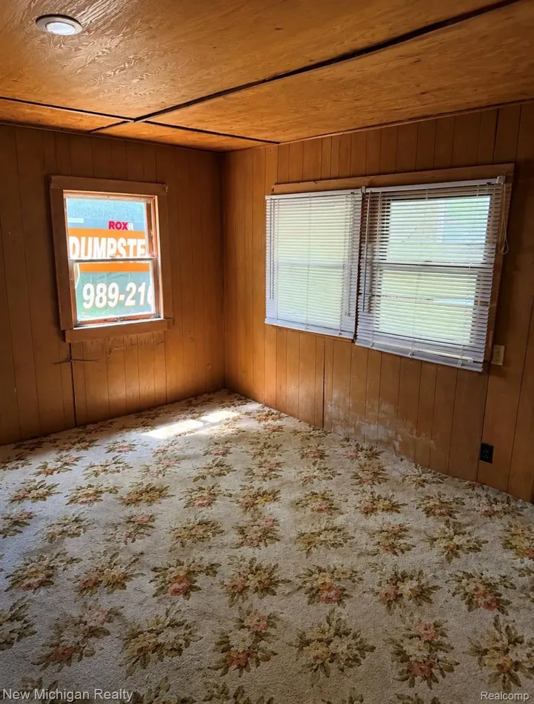 282 Hickory Street Hay Township MI 48624