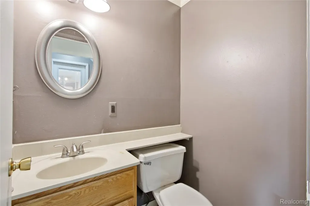 29305 Bon Mar Drive Warren City MI 48088