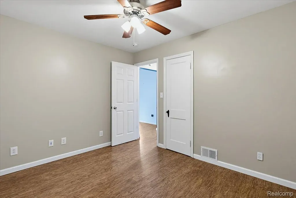 1657 W Troy Street Ferndale City MI 48220