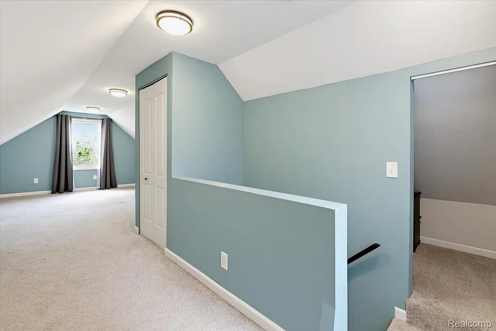 1657 W Troy Street Ferndale City MI 48220