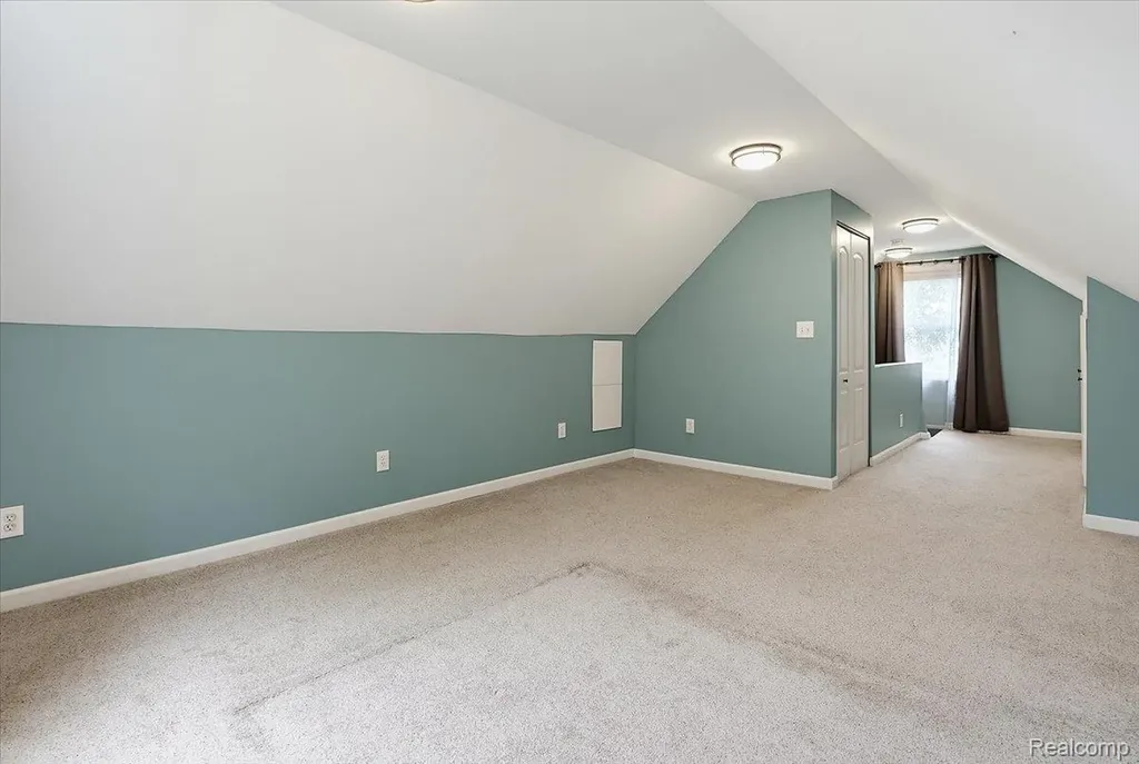 1657 W Troy Street Ferndale City MI 48220