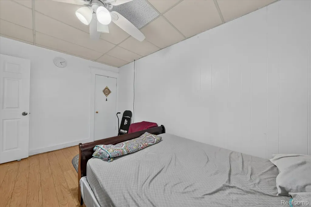 12146 Klinger Street Hamtramck City MI 48212