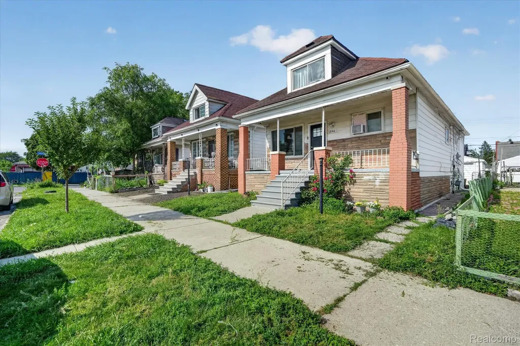 12146 Klinger Street Hamtramck City MI 48212