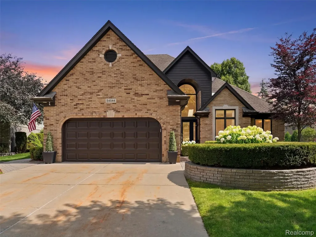 54544 Waubay Drive Macomb Township MI 48042