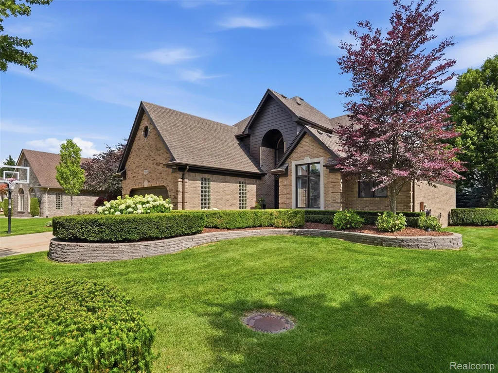 54544 Waubay Drive Macomb Township MI 48042