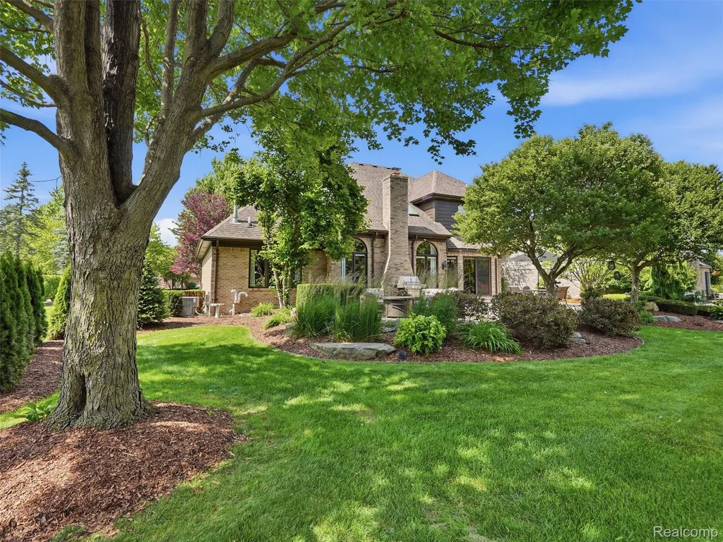 54544 Waubay Drive Macomb Township MI 48042