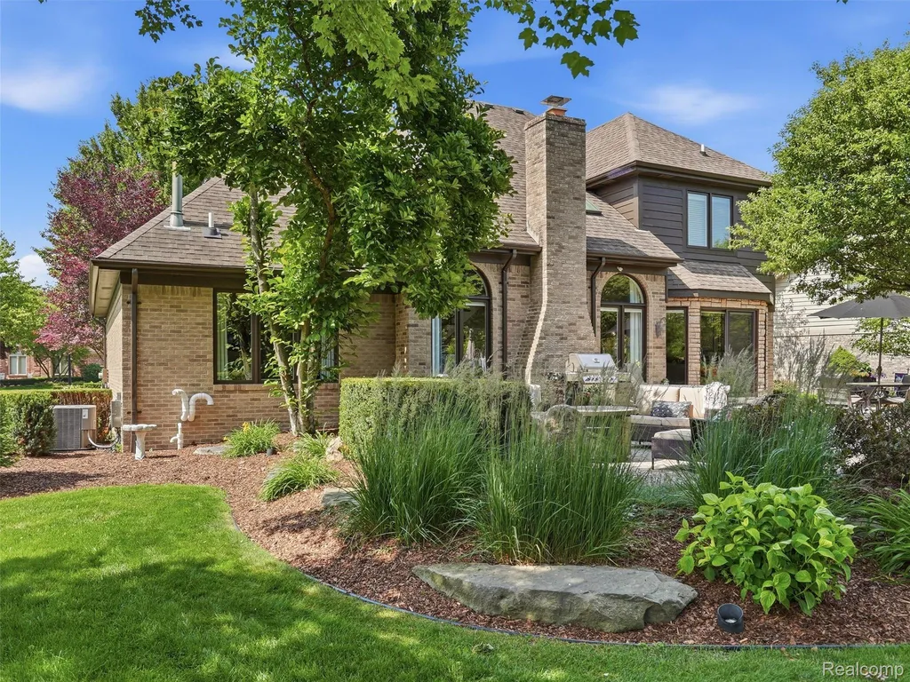 54544 Waubay Drive Macomb Township MI 48042