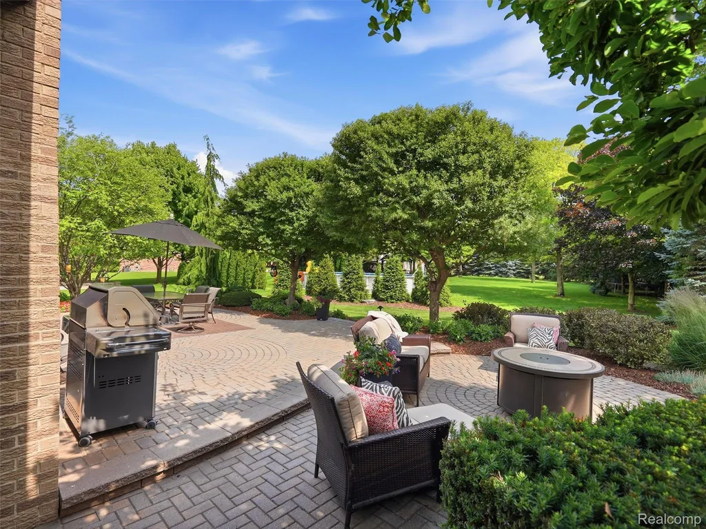 54544 Waubay Drive Macomb Township MI 48042