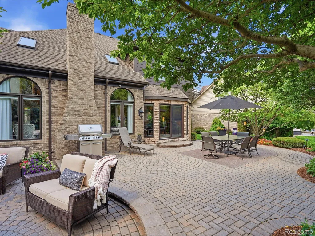 54544 Waubay Drive Macomb Township MI 48042