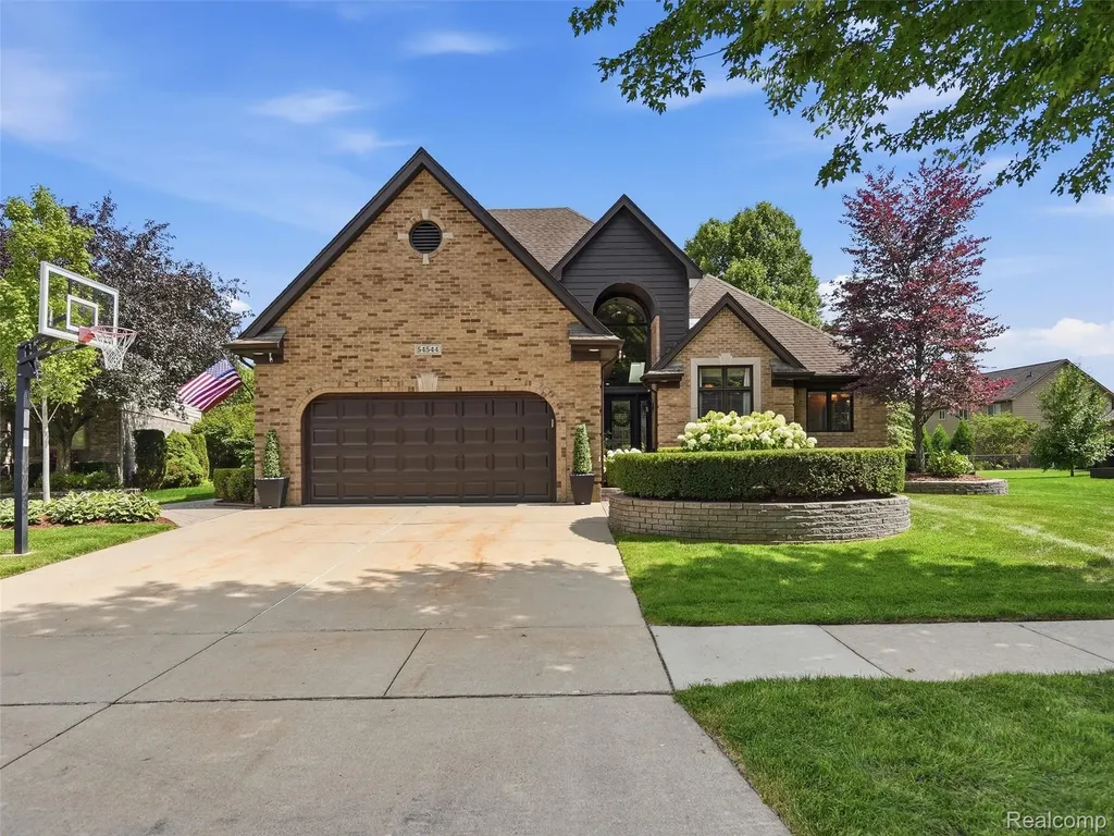 54544 Waubay Drive Macomb Township MI 48042