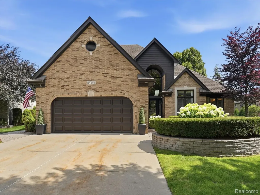 54544 Waubay Drive Macomb Township MI 48042