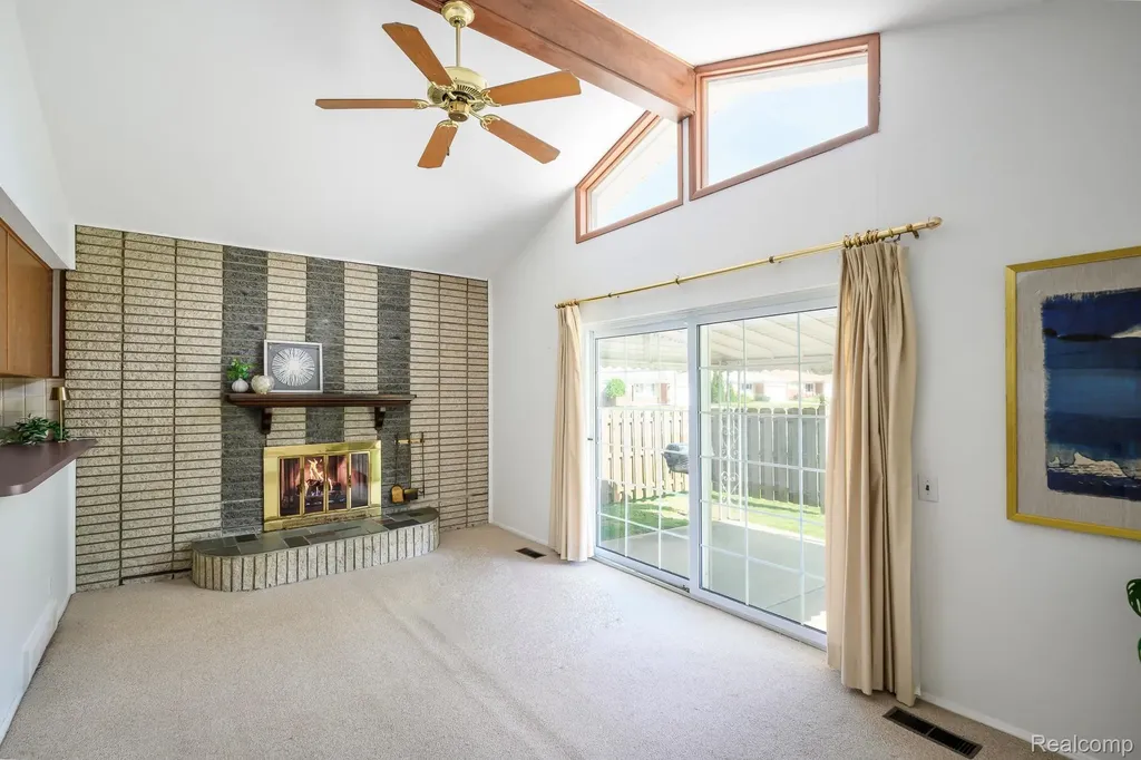 13256 Rosselo Avenue Warren City MI 48088