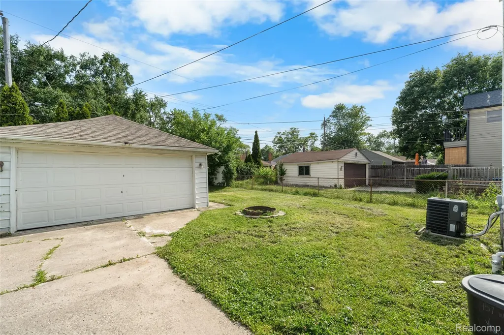 957 Winchester Avenue Lincoln Park City MI 48146
