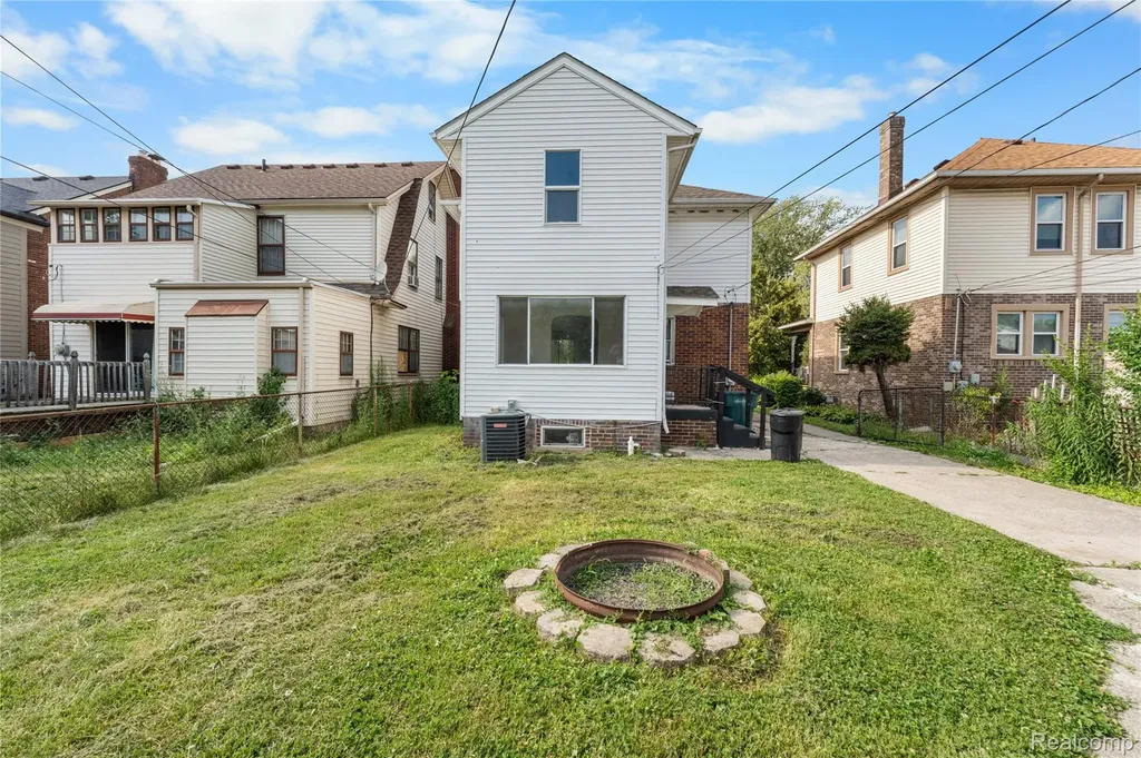957 Winchester Avenue Lincoln Park City MI 48146