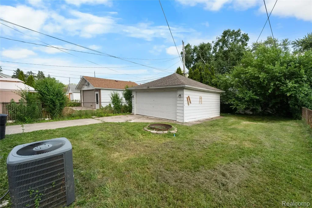 957 Winchester Avenue Lincoln Park City MI 48146