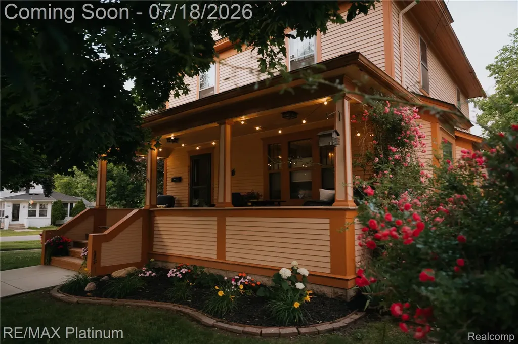 621 N Court Street Howell City MI 48843