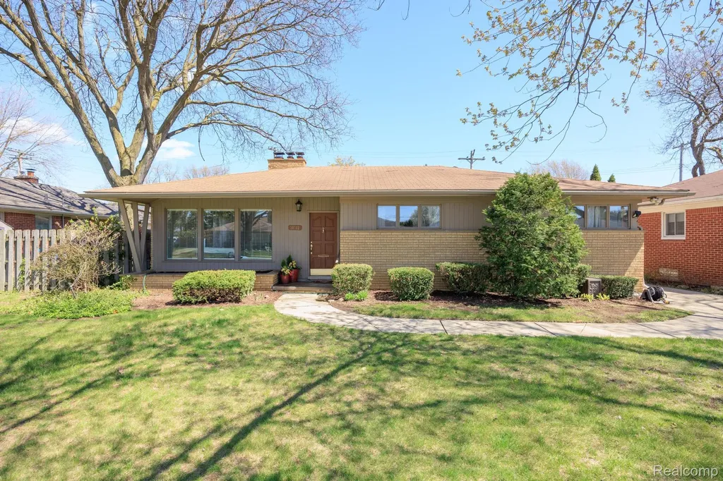 30712 Champine Street St. Clair Shores City MI 48082