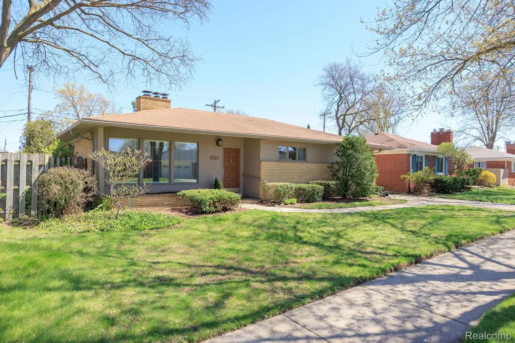30712 Champine Street St. Clair Shores City MI 48082