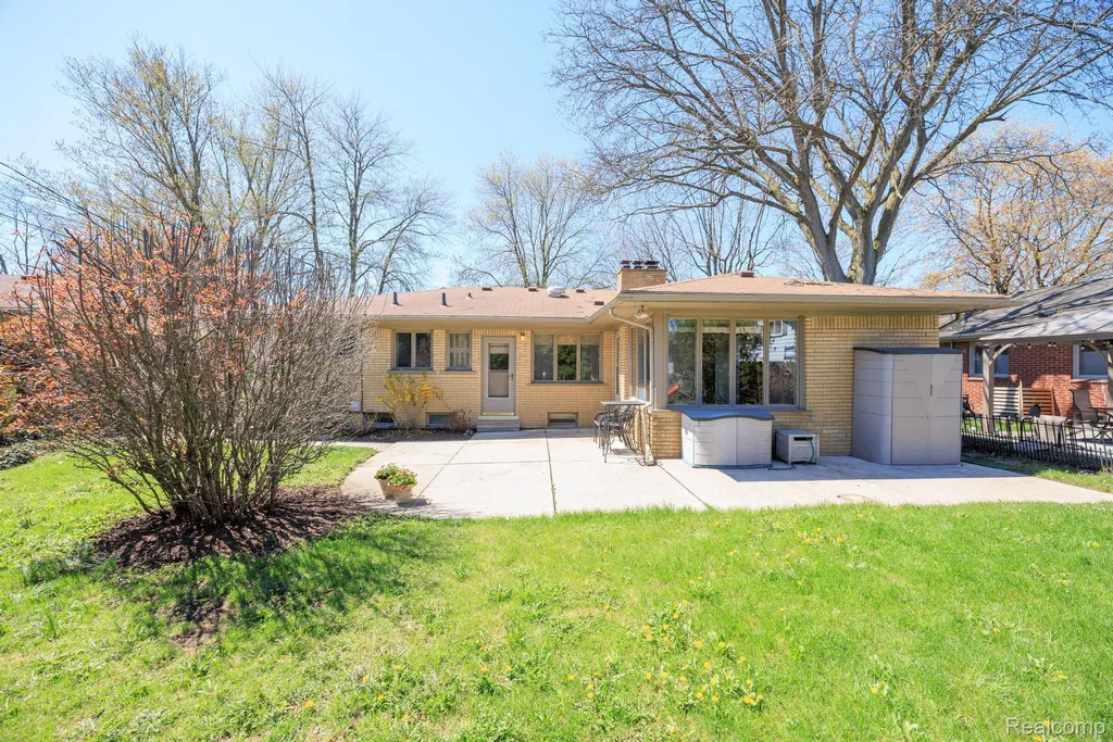 30712 Champine Street St. Clair Shores City MI 48082