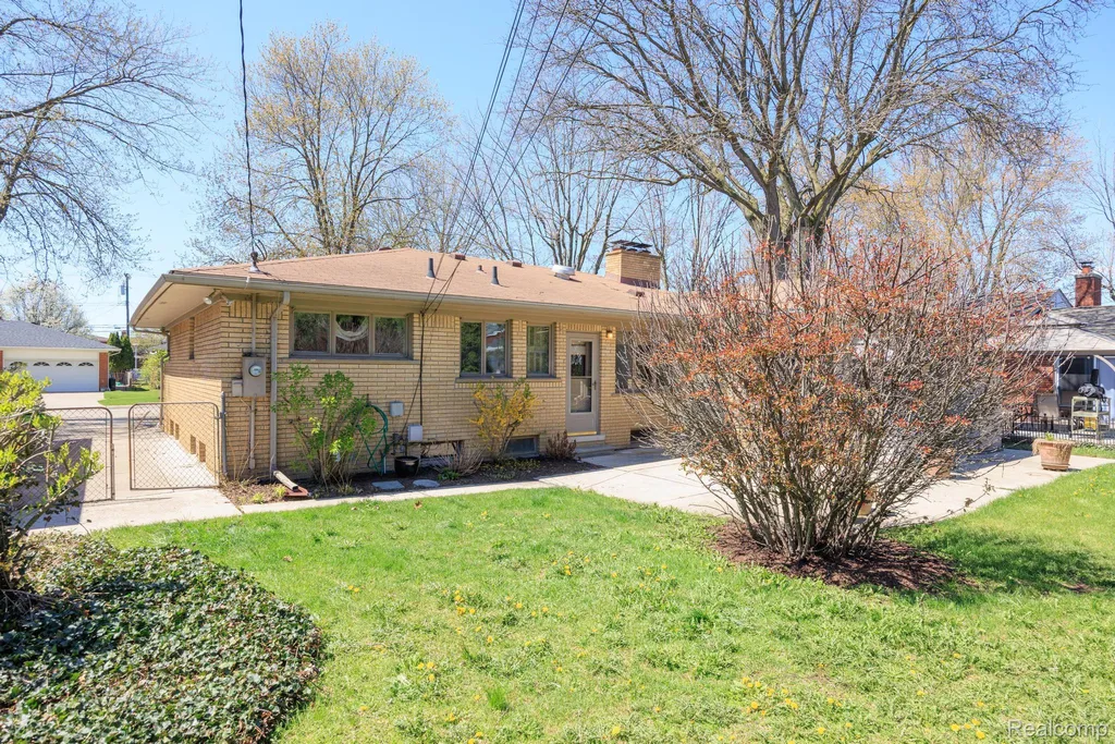 30712 Champine Street St. Clair Shores City MI 48082