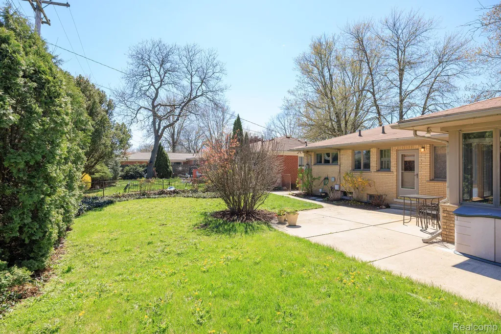 30712 Champine Street St. Clair Shores City MI 48082