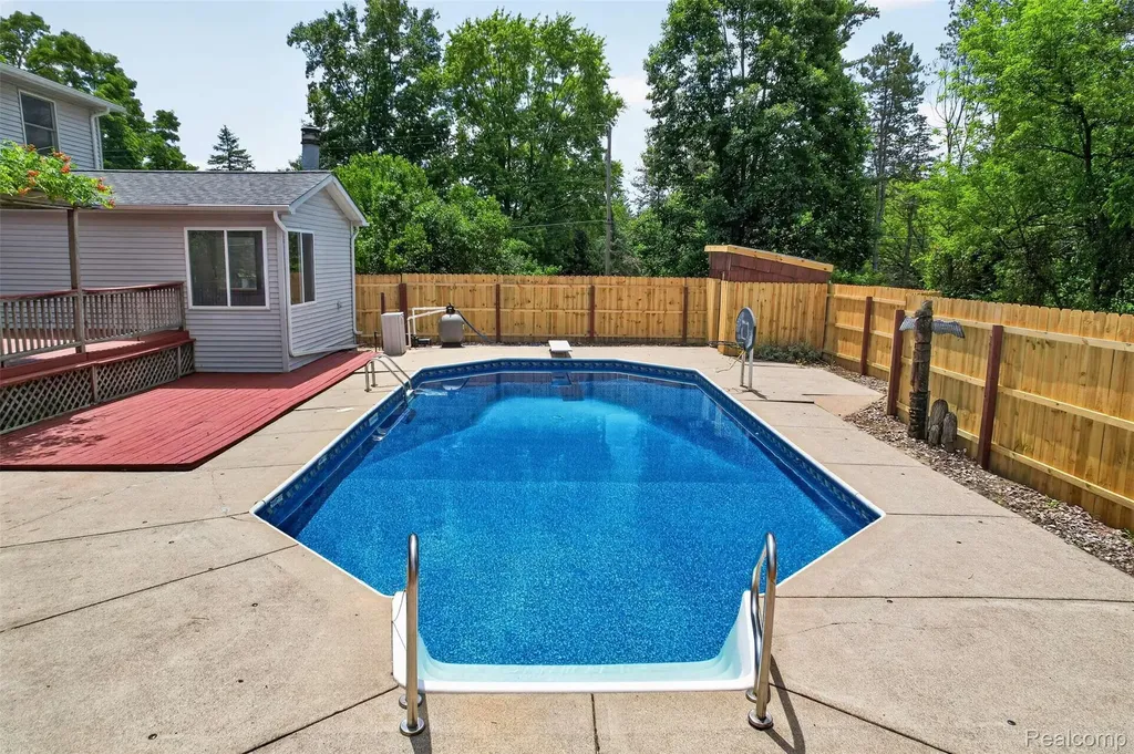 1437 E Cook Road Grand Blanc Charter Township MI 48439