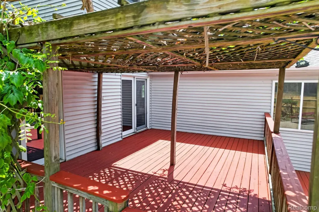 1437 E Cook Road Grand Blanc Charter Township MI 48439