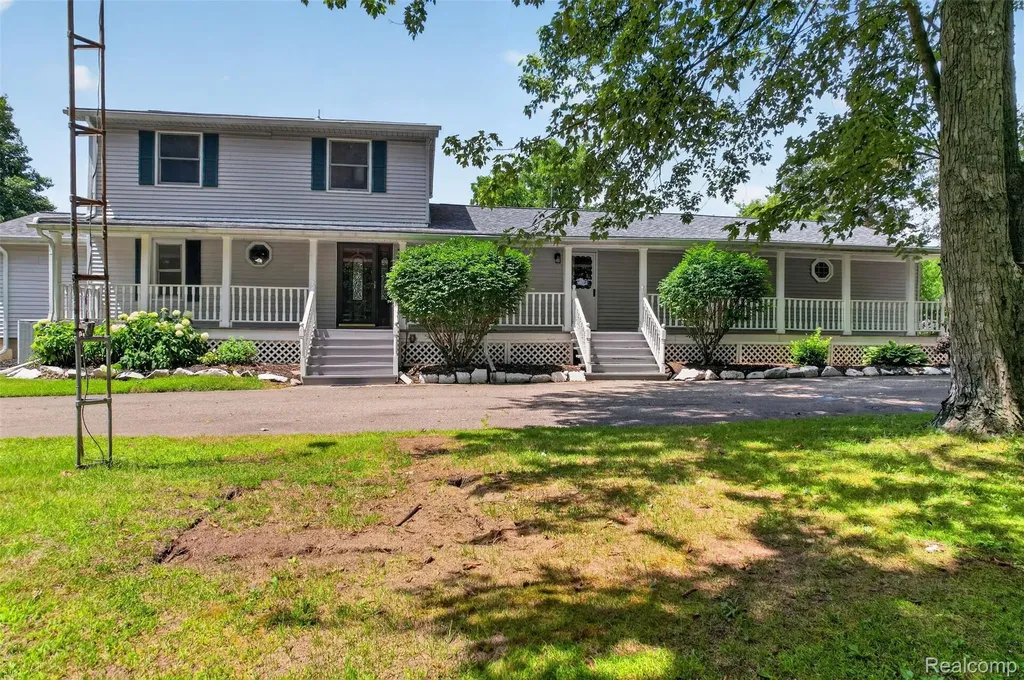 1437 E Cook Road Grand Blanc Charter Township MI 48439