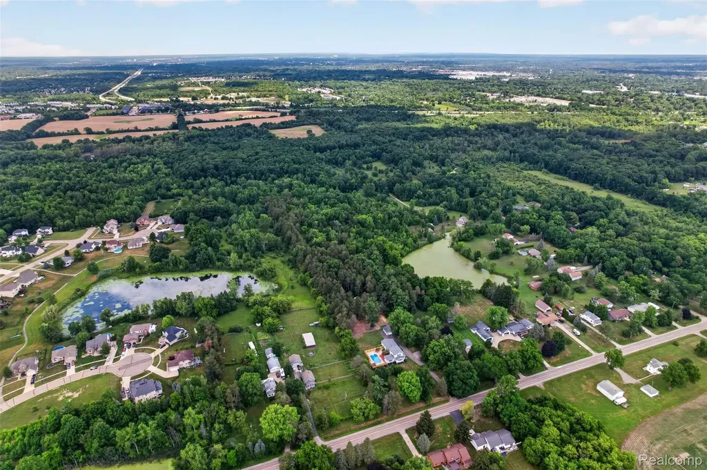1437 E Cook Road Grand Blanc Charter Township MI 48439