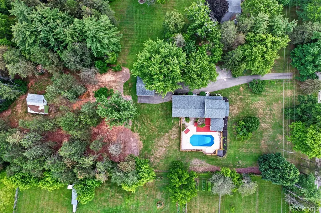 1437 E Cook Road Grand Blanc Charter Township MI 48439