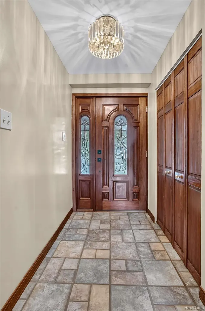 1437 E Cook Road Grand Blanc Charter Township MI 48439