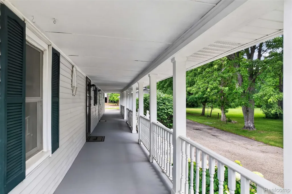 1437 E Cook Road Grand Blanc Charter Township MI 48439