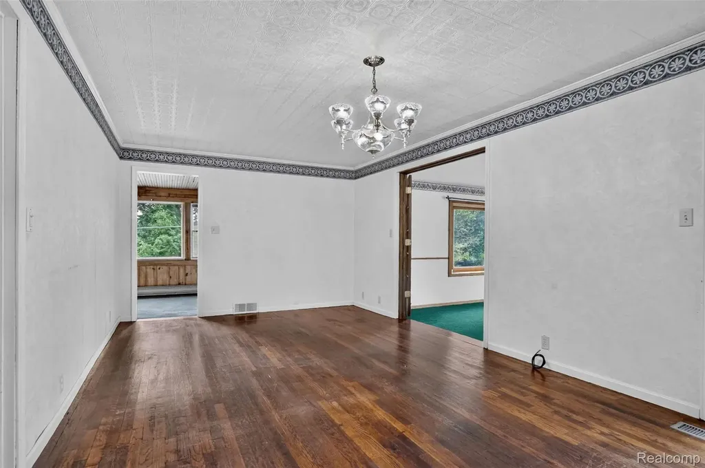 1437 E Cook Road Grand Blanc Charter Township MI 48439