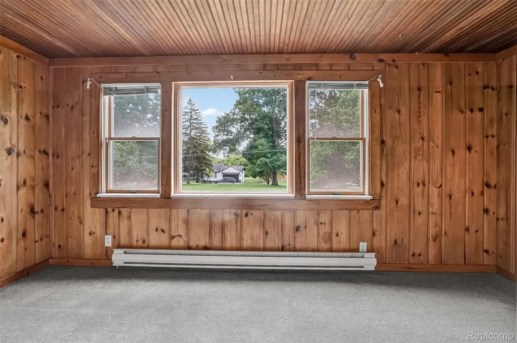 1437 E Cook Road Grand Blanc Charter Township MI 48439