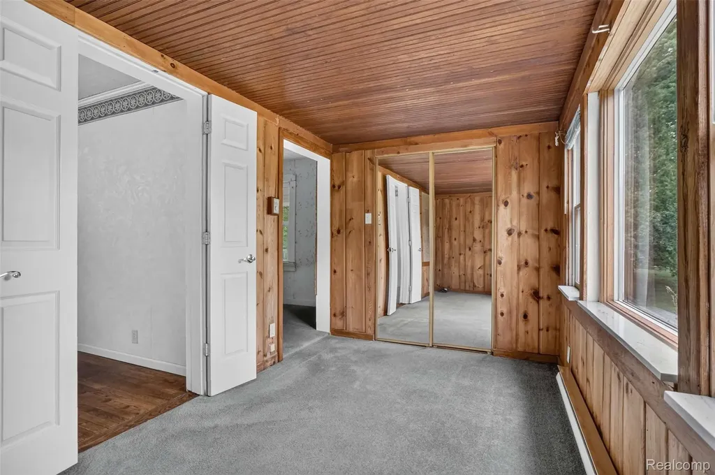 1437 E Cook Road Grand Blanc Charter Township MI 48439