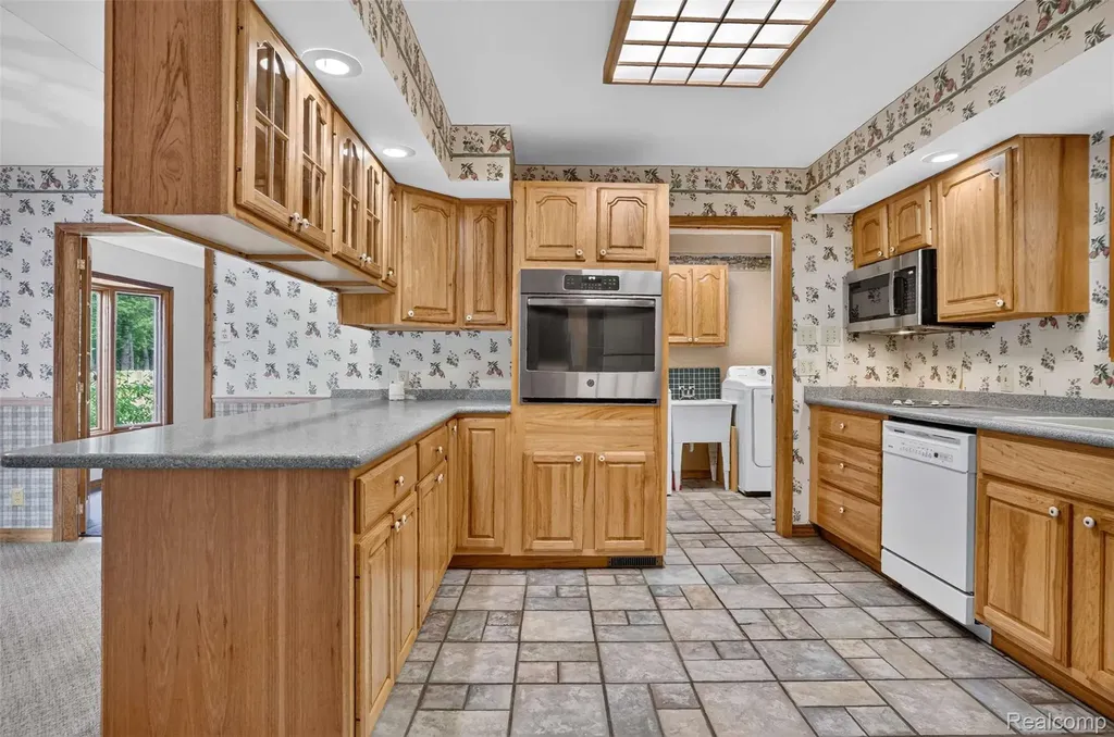 1437 E Cook Road Grand Blanc Charter Township MI 48439