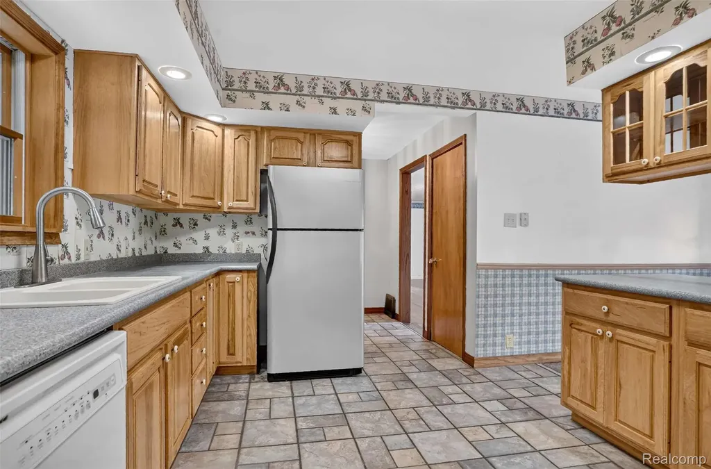 1437 E Cook Road Grand Blanc Charter Township MI 48439