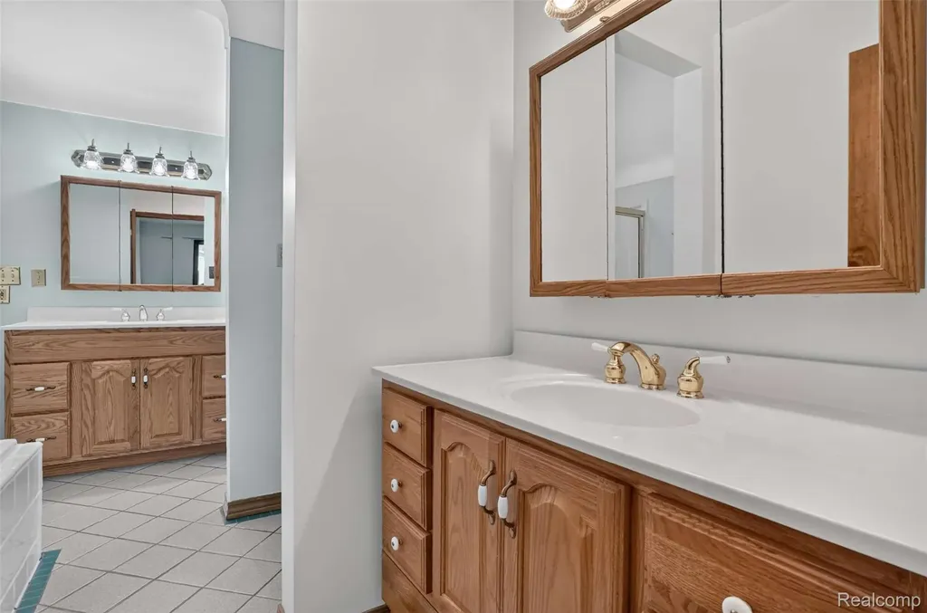 1437 E Cook Road Grand Blanc Charter Township MI 48439