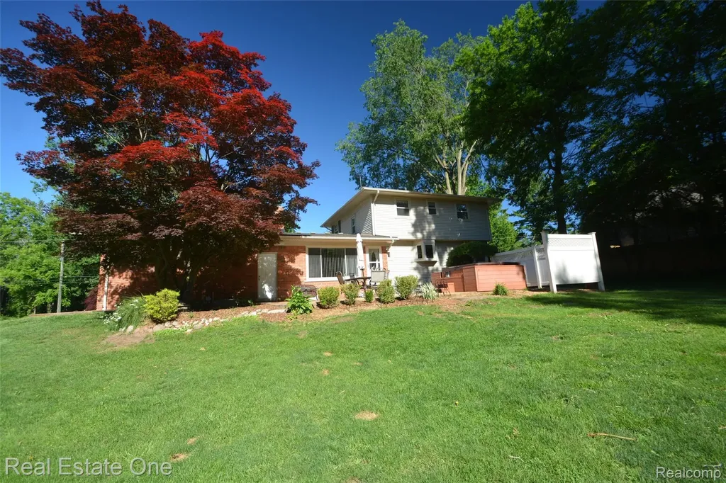 615 Willard Avenue Rochester Hills City MI 48307