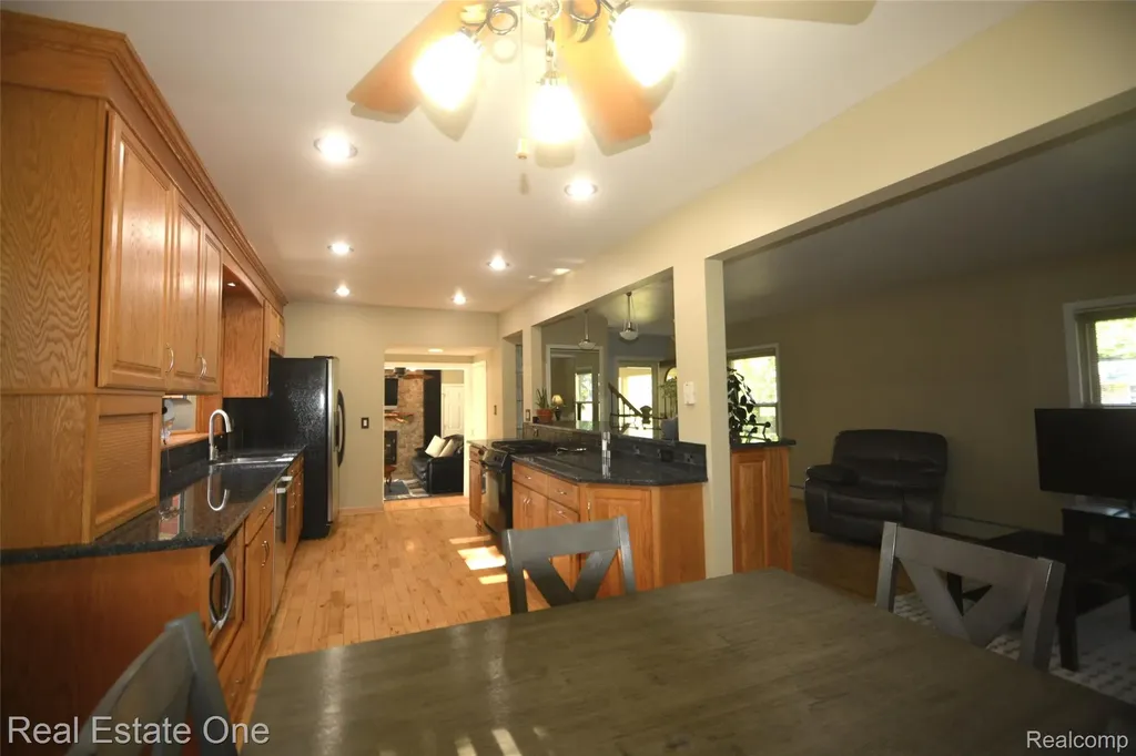 615 Willard Avenue Rochester Hills City MI 48307