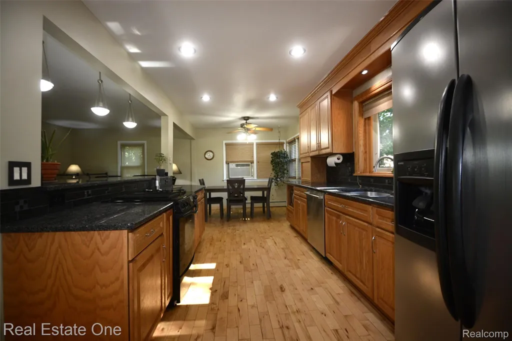 615 Willard Avenue Rochester Hills City MI 48307