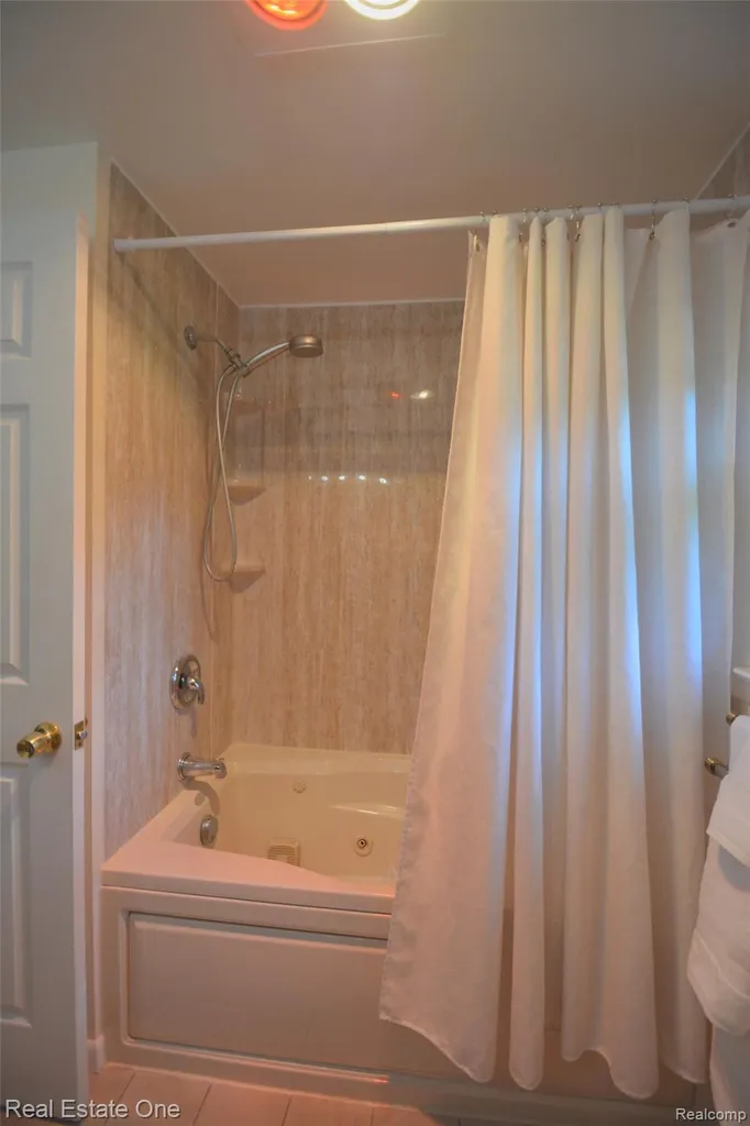 615 Willard Avenue Rochester Hills City MI 48307