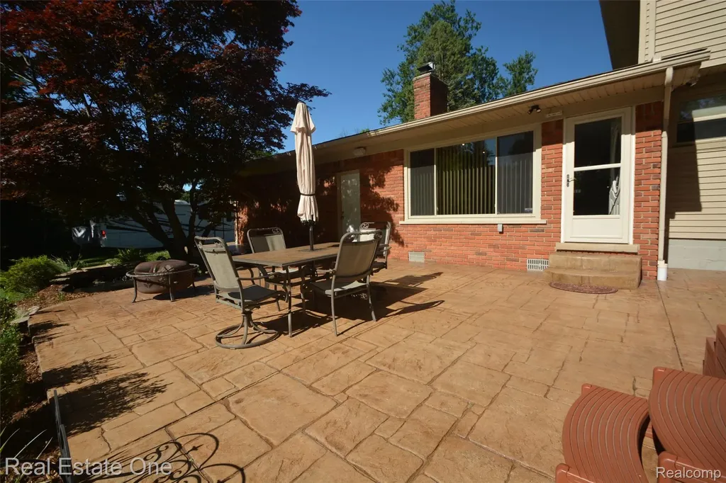615 Willard Avenue Rochester Hills City MI 48307