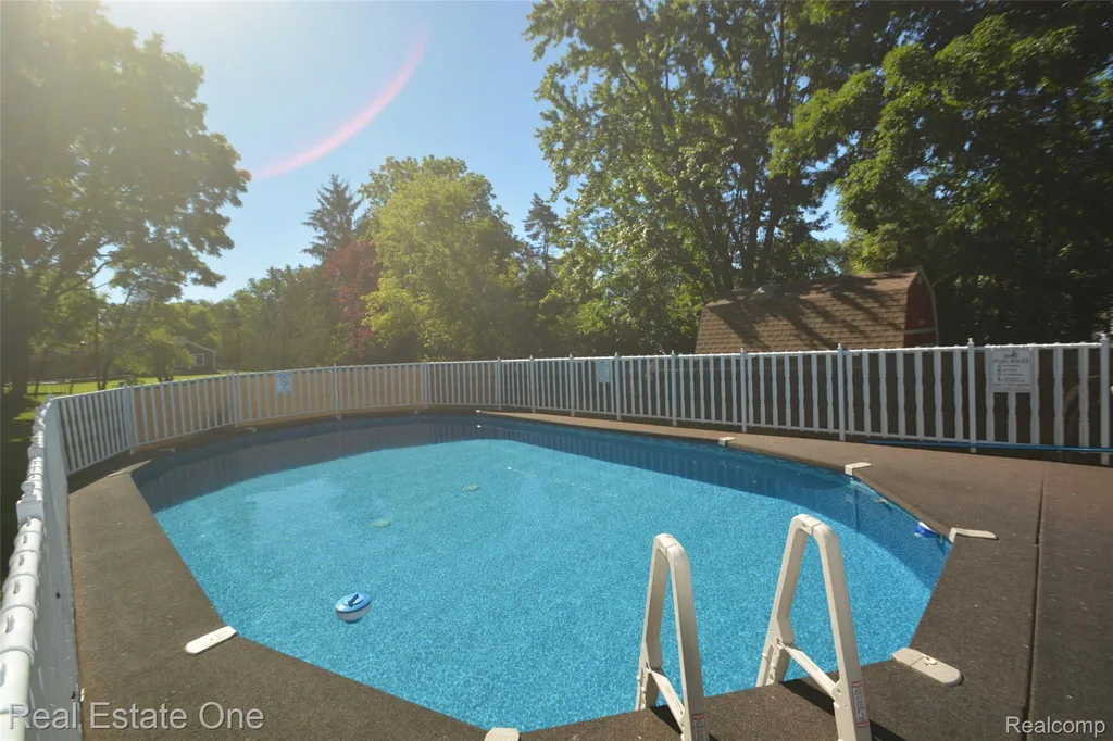 615 Willard Avenue Rochester Hills City MI 48307