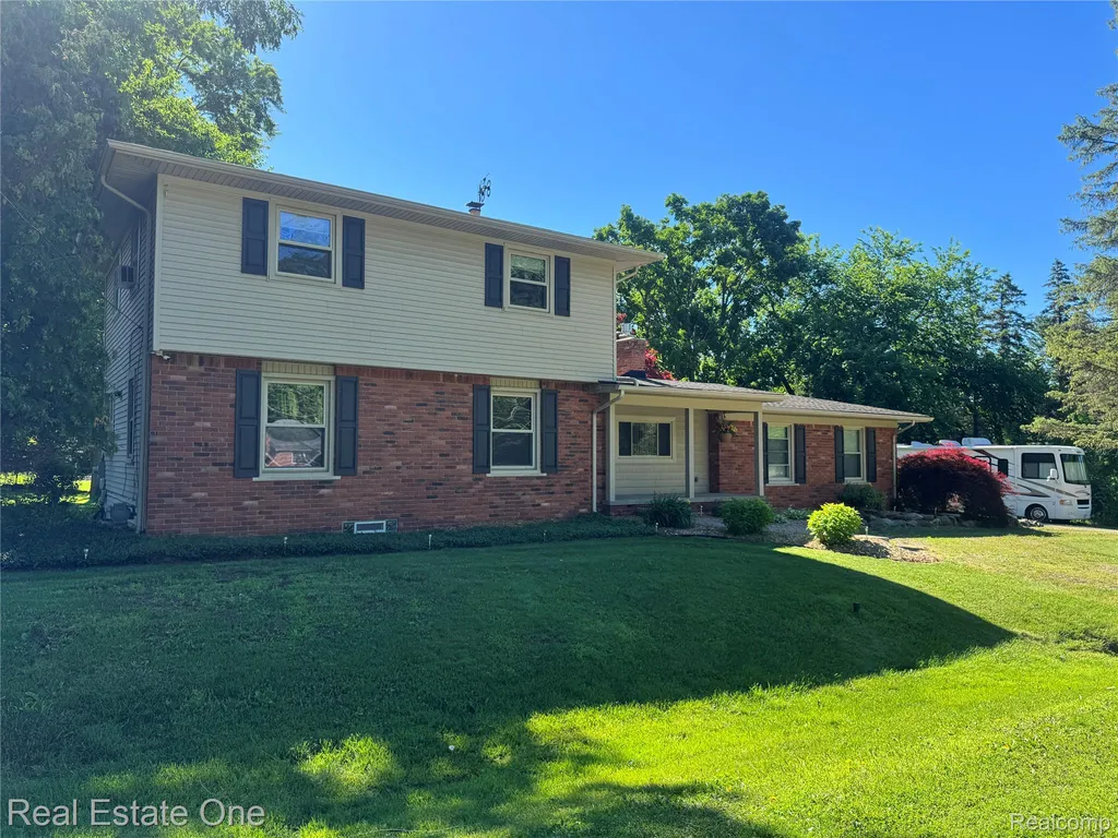 615 Willard Avenue Rochester Hills City MI 48307