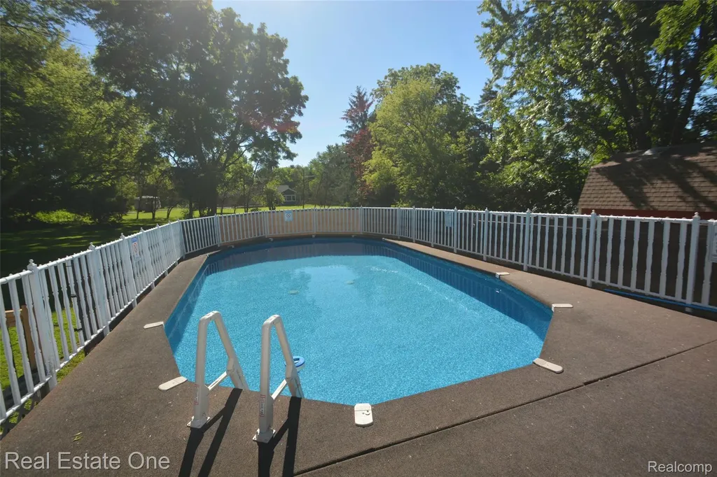 615 Willard Avenue Rochester Hills City MI 48307