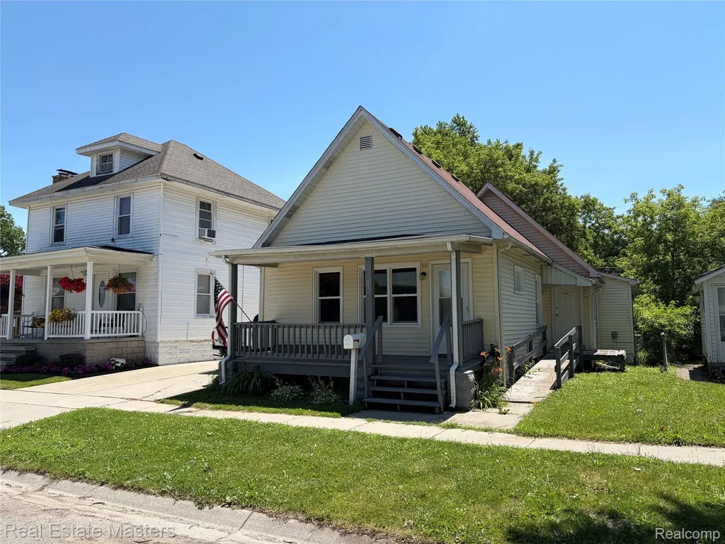 1016 Gillett Street Port Huron City MI 48060