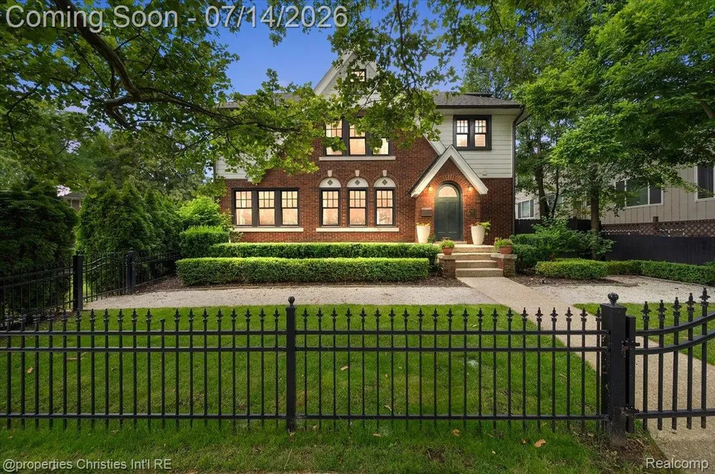 974 Ann Street Birmingham City MI 48009