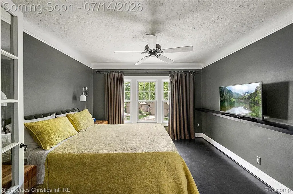 974 Ann Street Birmingham City MI 48009