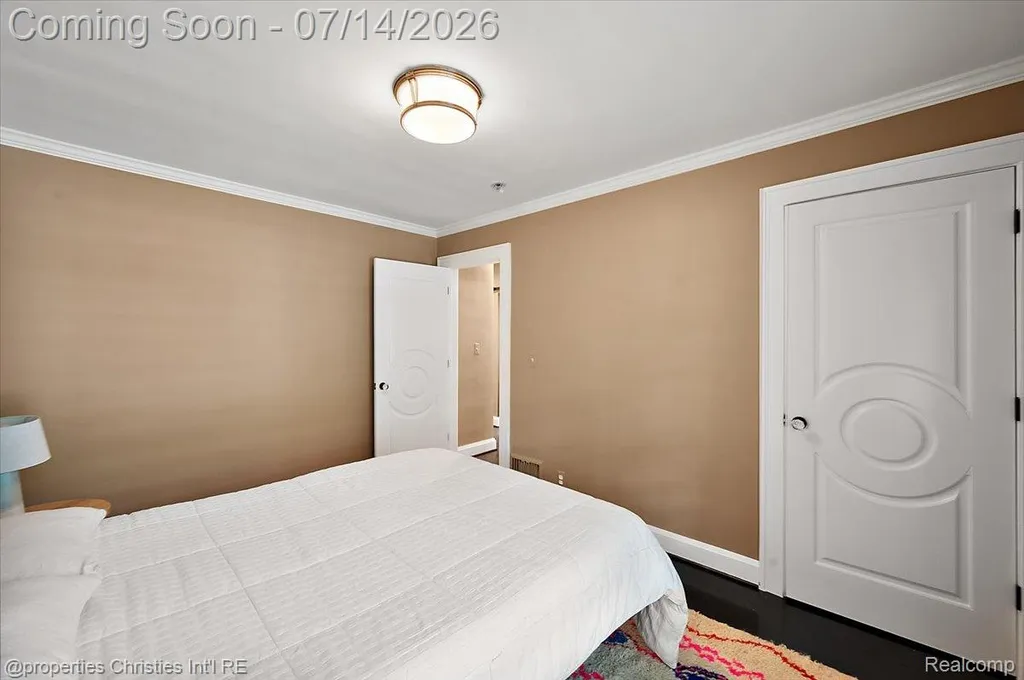 974 Ann Street Birmingham City MI 48009